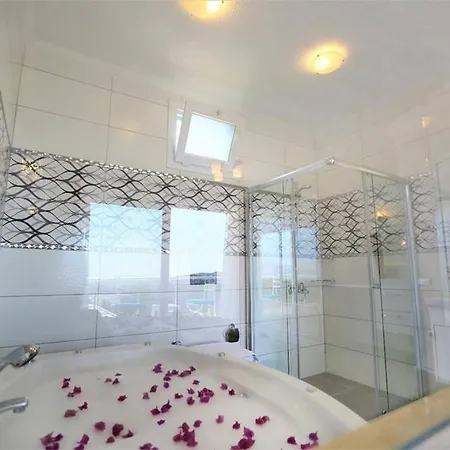 Villa Super Luxury With Private Pool And Jacuzzi *
